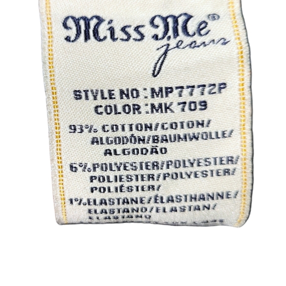 Miss Me | Distressed Capri | Size 29 - Picture 12 of 12